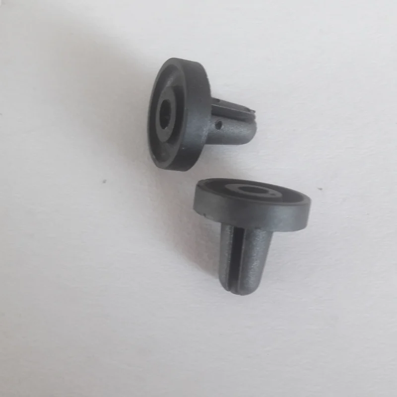 MP-BMW-RIVET-PLA-LICENNOMOUNT-REAR-BLACK