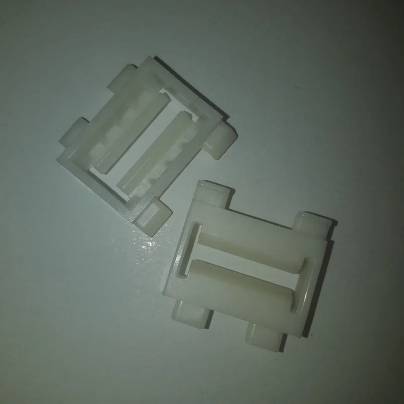 MP-MB-CLAMP-TRIMSTRIP-WHITE