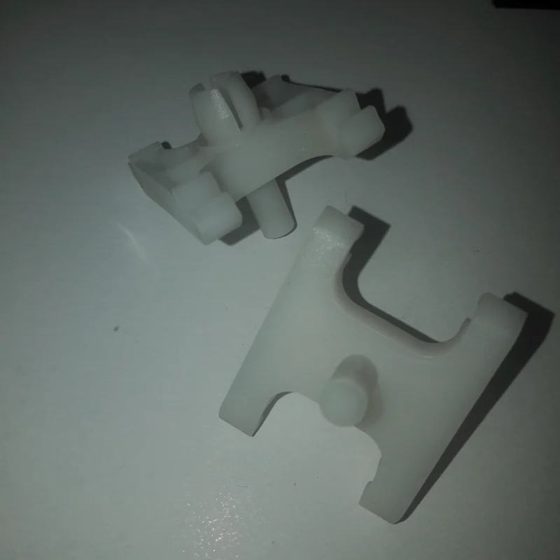 MOULDING CLIP E32